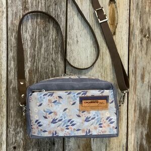 Women’s waxed canvas and cork fabric crossbody